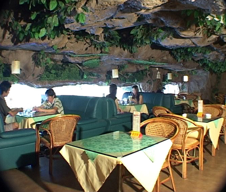 廣州新塘水簾洞熱帶雨林餐廳（假山溶洞造景工程）